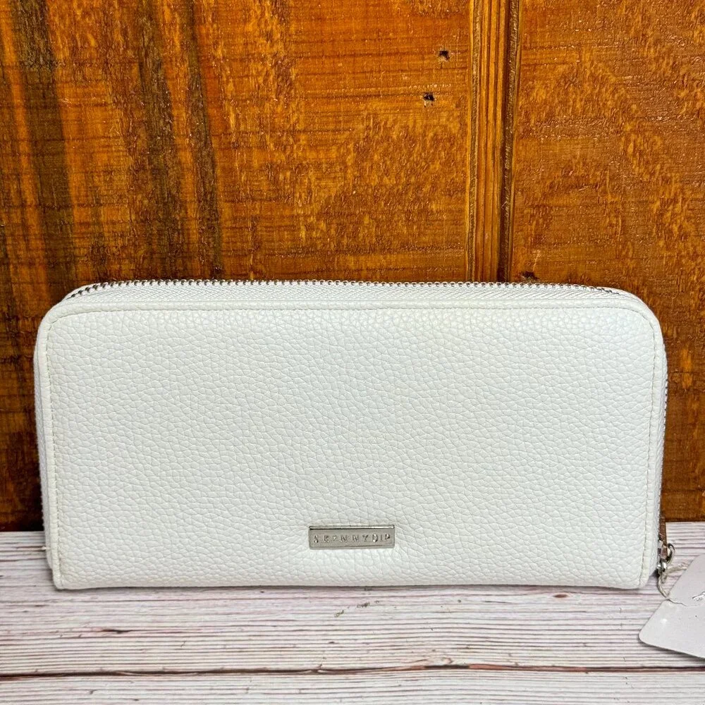 SKINNYDIP LONDON White Flower Stud Long Wallet - Picture 1 of 4